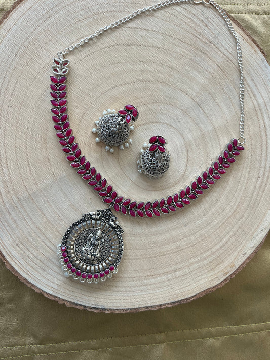 Long Oxidized mit Gott Pendent - Rosa