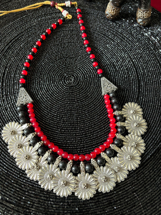 Ketten - coins and beads traditional design (red)