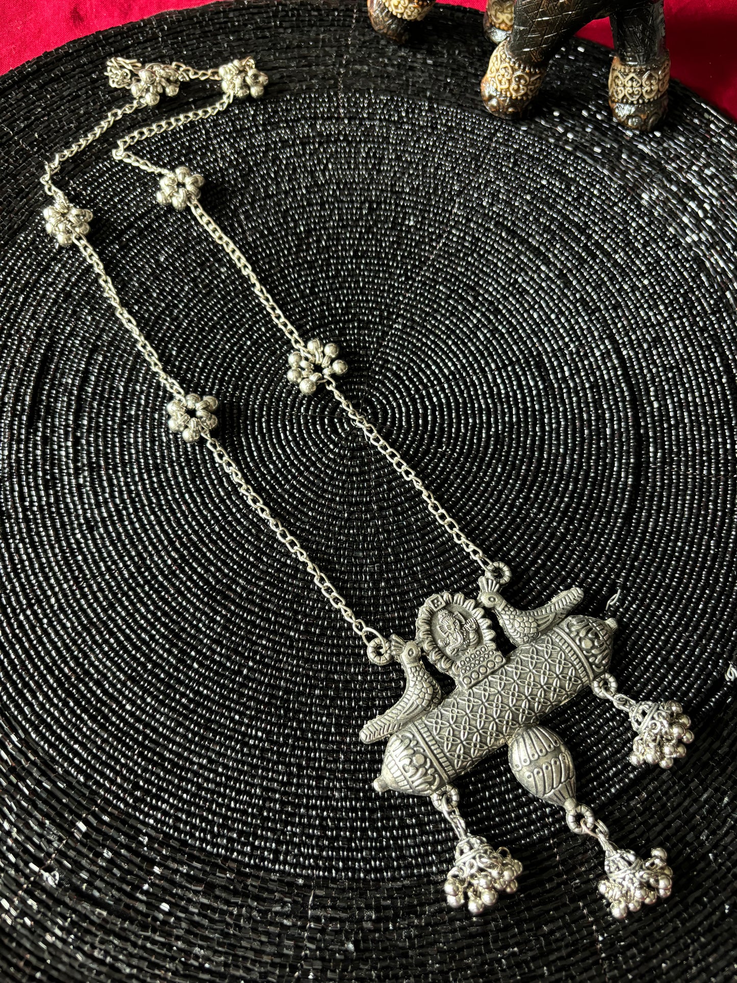 Ketten - oxidized long necklace with peacock and Ganehsa pendent